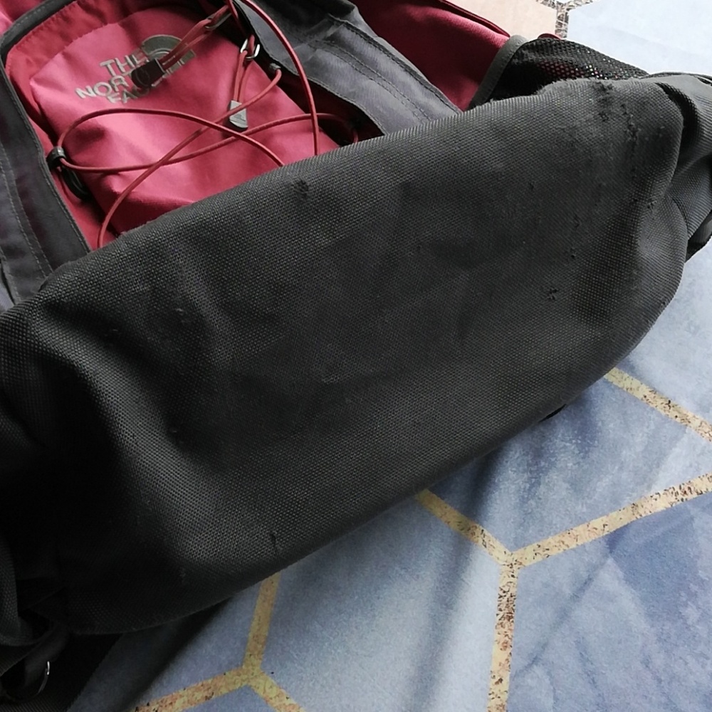 Pink North Face Jester backpack - Picture 3 of 7